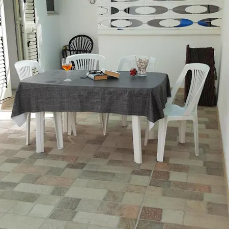 Casa-torre Dell'orso-parcheggio In Proprieta. Torre dell'Orso